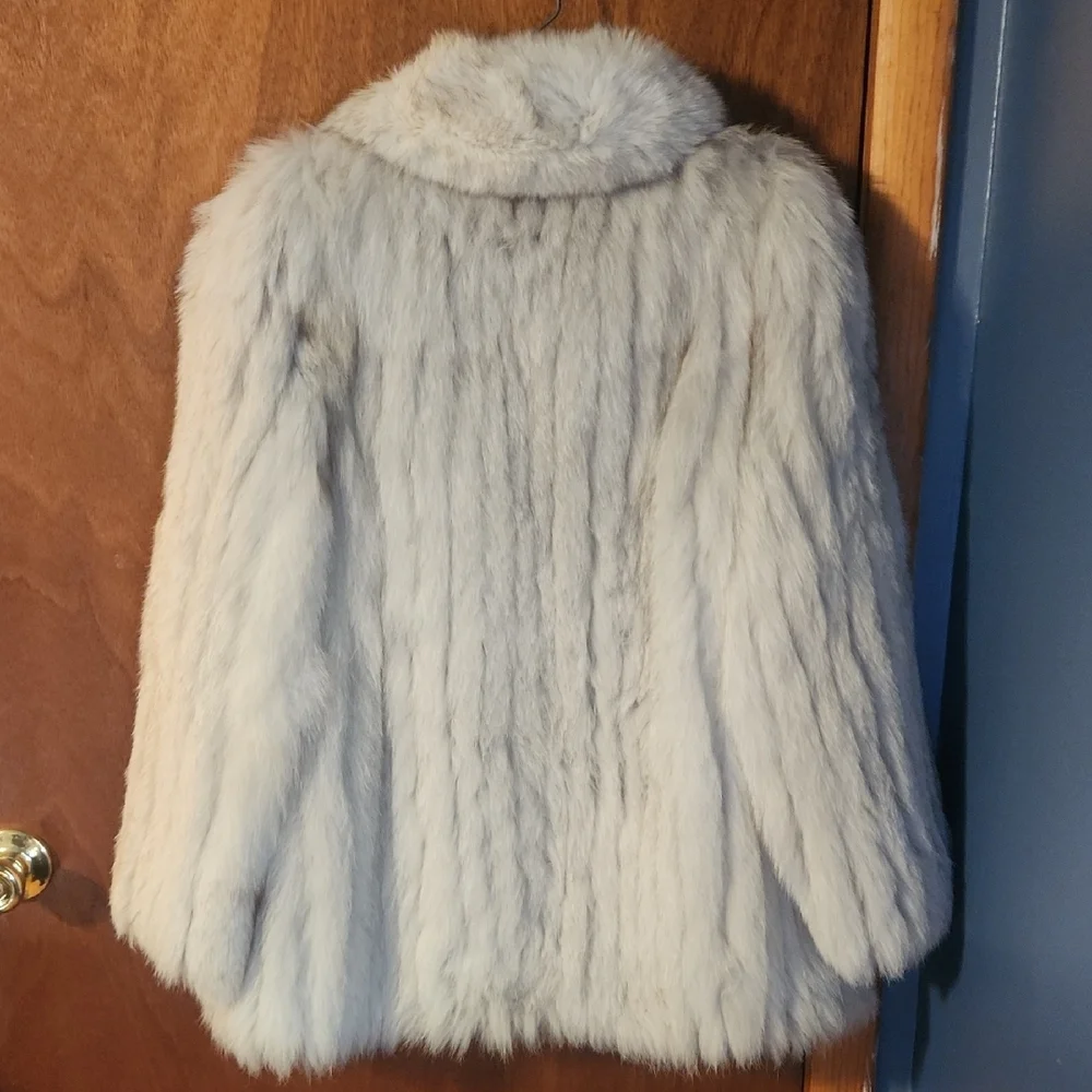 Elegant Cream Authentic Fox Fur Coat - Picture 8 of 15